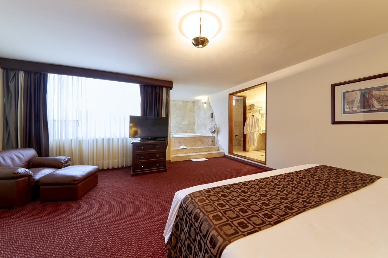 Carrera Hotel