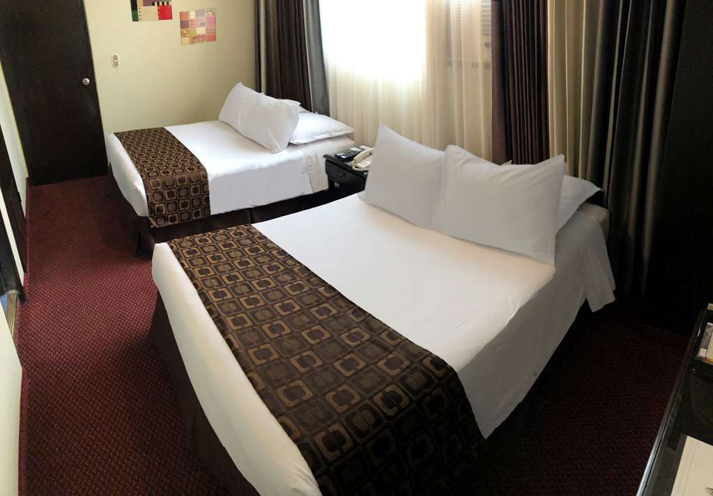 Carrera Hotel 4*